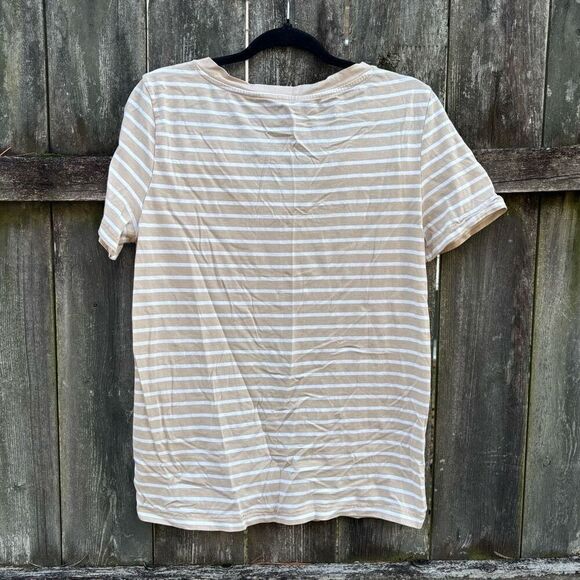 Gap tan striped v-neck T-shirt Medium Tall - Picture 4 of 4